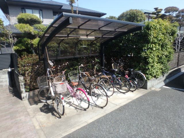その他共有部分　屋根付き駐輪スペース