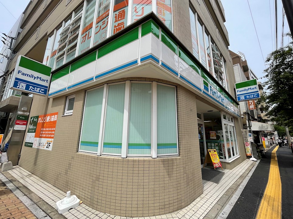 コンビニ　ファミリーマート 西新オレンジ通り店（コンビニ）まで532m