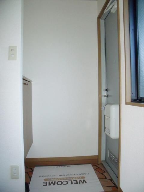 玄関　シューズBOX完備
