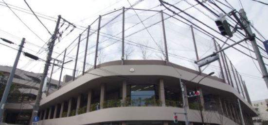 中学校　港区立小中一貫教育校　白金の丘学園（中学校）まで900m