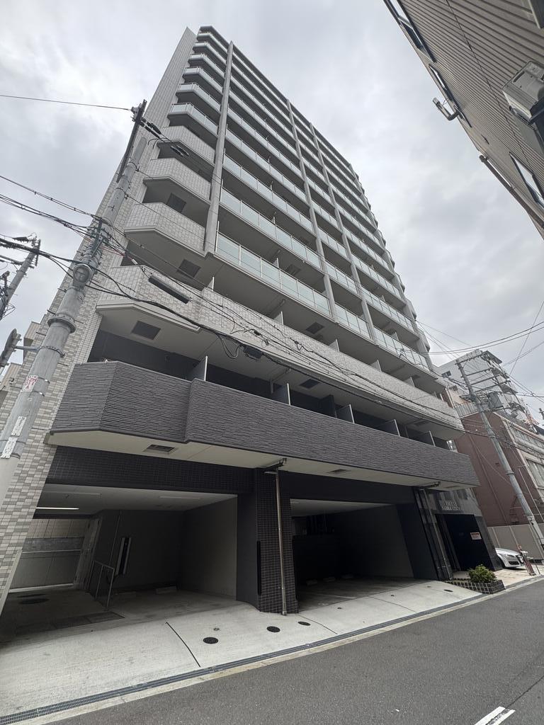 1K Mansion in Naniwa-ku, Osaka - Image 1