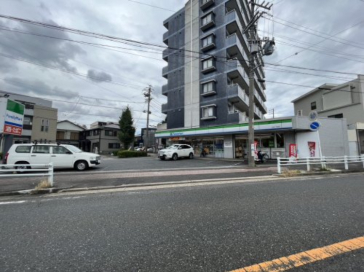 コンビニ　ファミリーマート今池三丁目店（コンビニ）まで162m