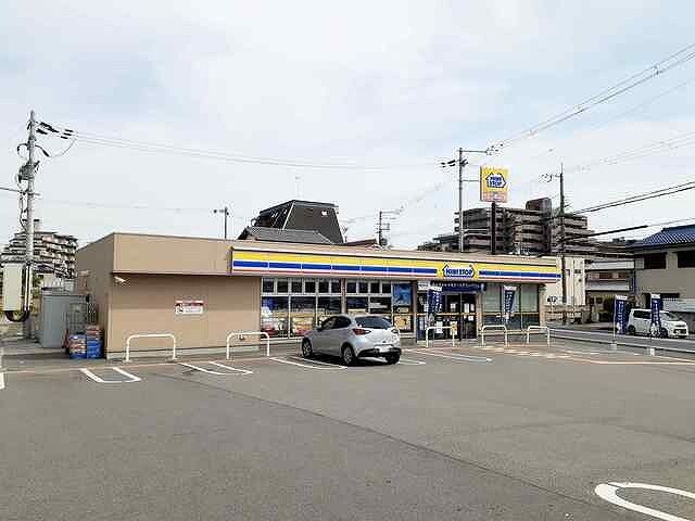 コンビニ　ミニストップ明石魚住清水店（コンビニ）まで400m