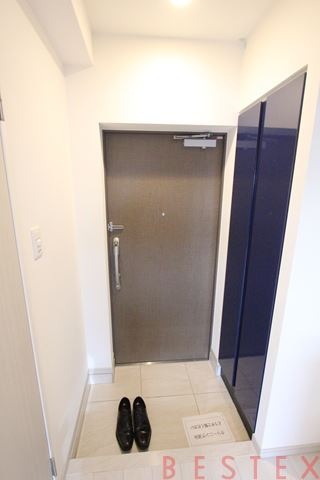 玄関　※同マンション別部屋のお写真です。