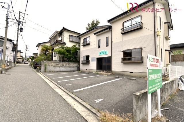 駐車場　敷地内駐車場