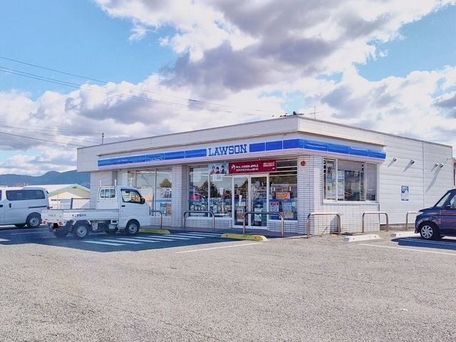 コンビニ　ローソン 宇佐四日市店（コンビニ）まで400m