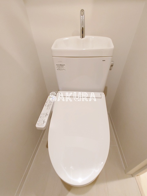 トイレ　落ち着いた色調のトイレです♪