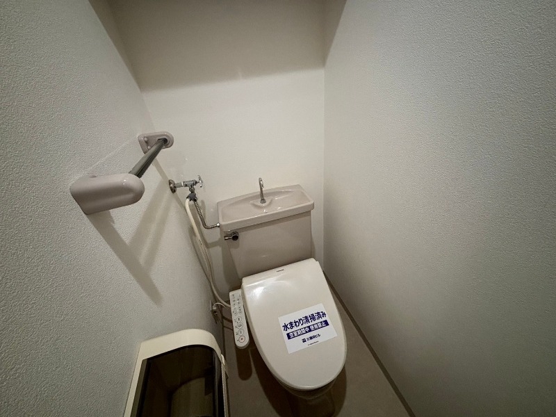 トイレ　トイレです。ウォシュレット付を探している方、おすすめです。