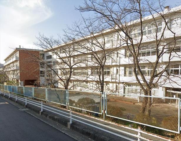小学校　鎌倉市立富士塚小学校（小学校）まで4589m