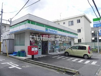 コンビニ　ファミリーマート柏富勢店（コンビニ）まで869m