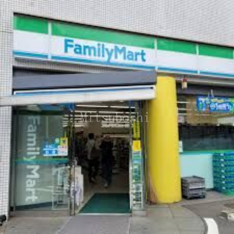コンビニ　ファミリーマート芦花公園駅北店（コンビニ）まで1018m