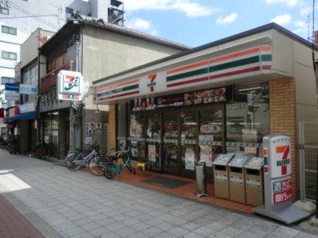コンビニ　セブンイレブン 大阪三先1丁目店（コンビニ）まで636m
