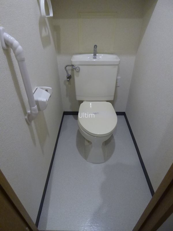 トイレ　別部屋のお写真です。ご参考までに！
