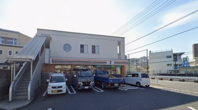 コンビニ　セブンイレブン広島尾長西２丁目店（コンビニ）まで228m