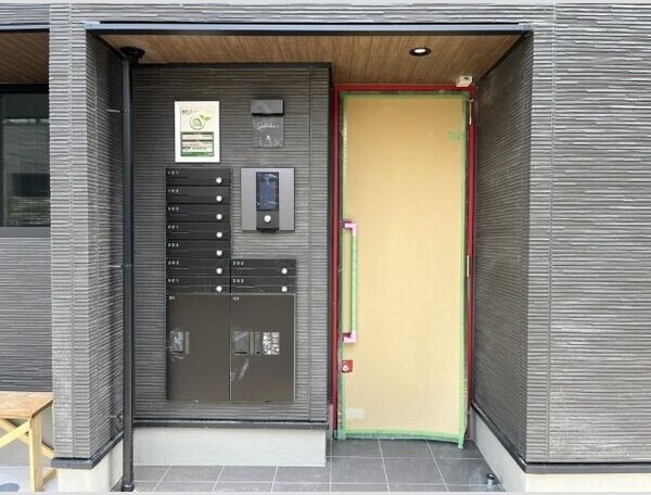 エントランス　名古屋で一番初期費用の安い賃貸専門の不動産会社です(^^)