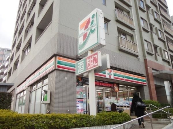 コンビニ　セブンイレブン（コンビニ）まで200m