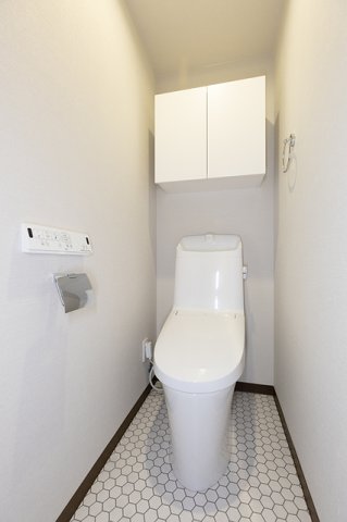 トイレ　※写真は同タイプ住戸です。