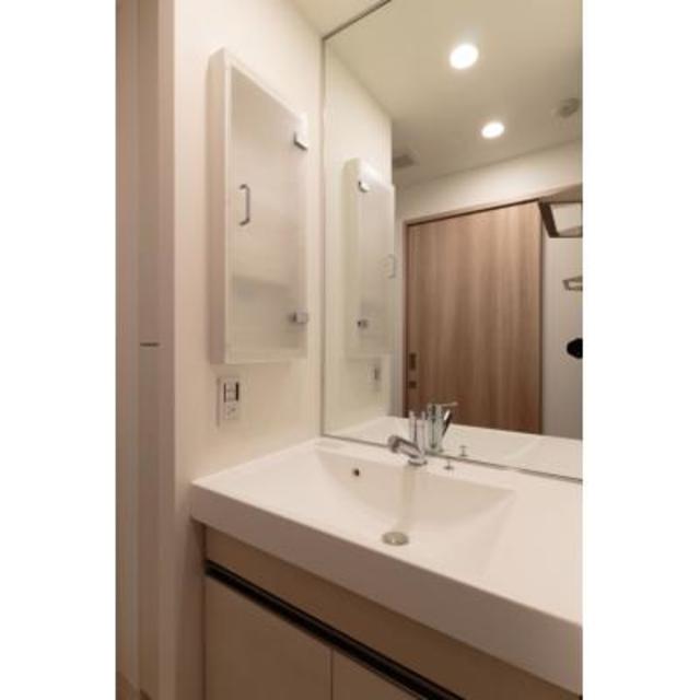 洗面設備　※写真は同タイプ住戸です。