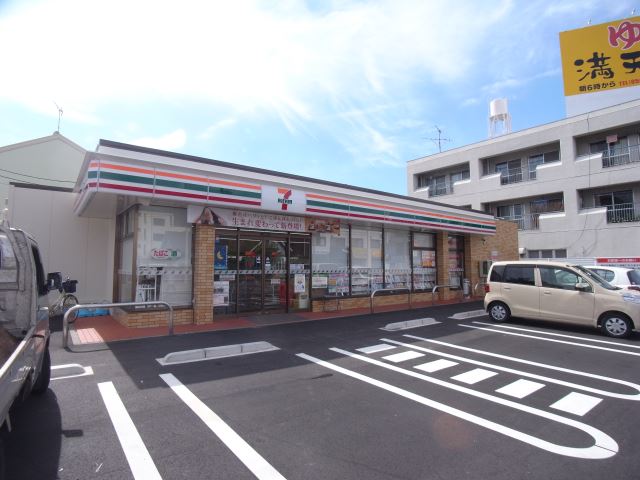 コンビニ　セブンイレブン（コンビニ）まで380m