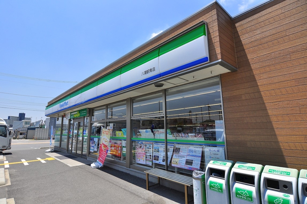 コンビニ　ファミリーマート TX八潮駅店（コンビニ）まで1590m