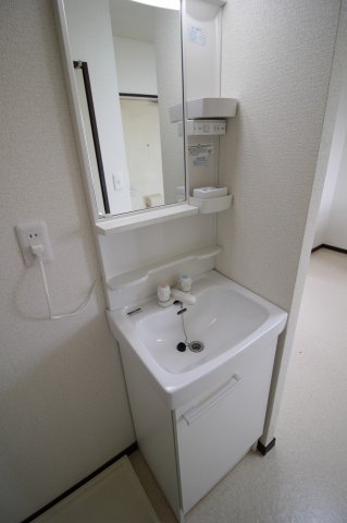 洗面設備　脱衣スペースもあります