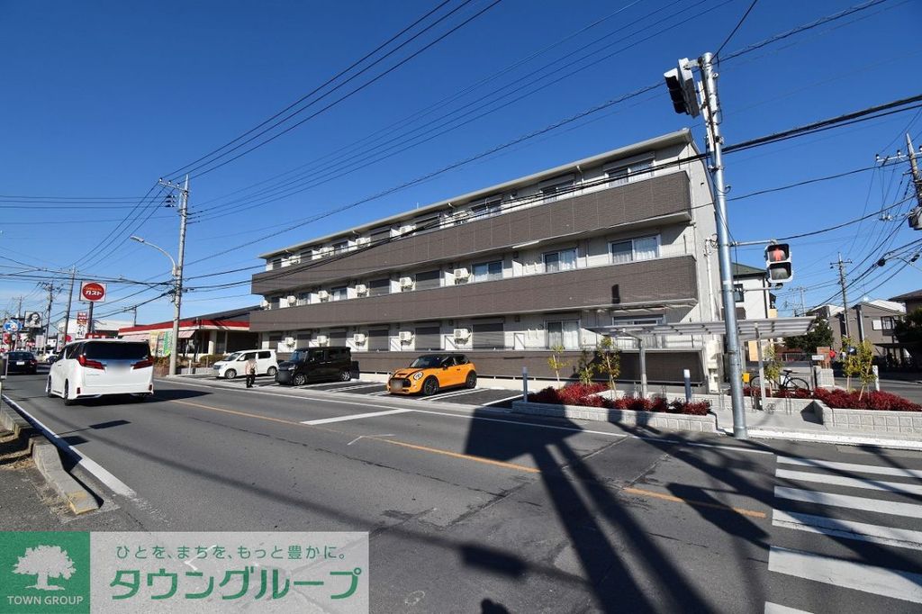 建物外観　駐車場