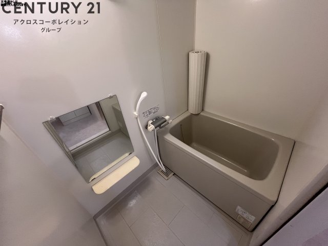 バス・シャワールーム　シンプルで機能的なユニットバスです