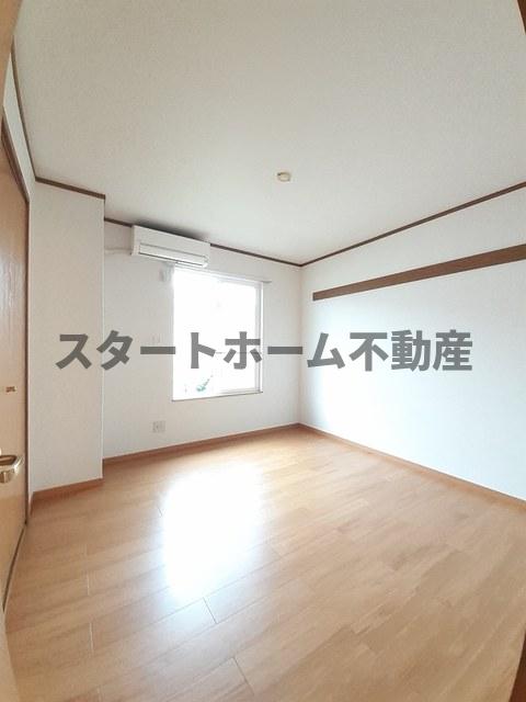 居室・リビング　こちらのリビングで趣味の時間をお楽しみください