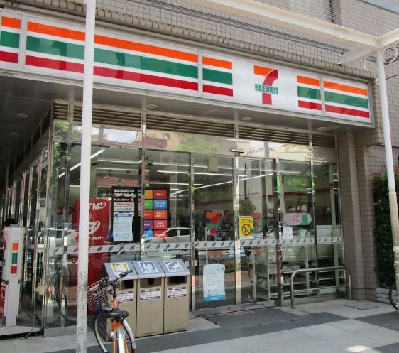 コンビニ　セブンイレブン江東白河3丁目店（コンビニ）まで302m