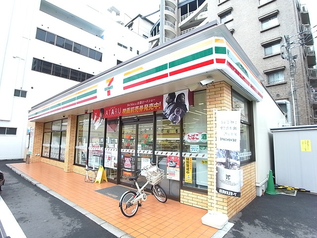 コンビニ　セブンイレブン 福岡薬院4丁目店（コンビニ）まで16m