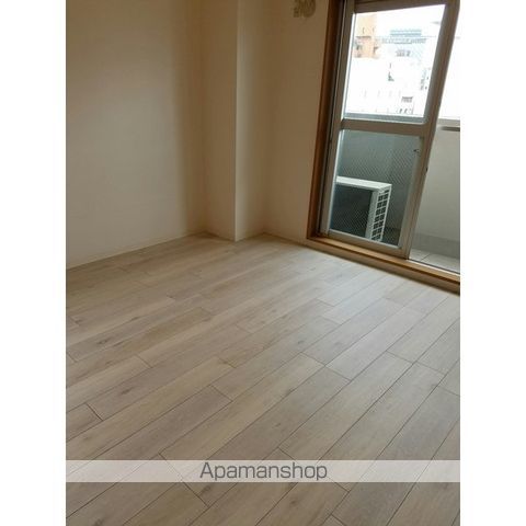 マインズ・コム南森町の居間写真