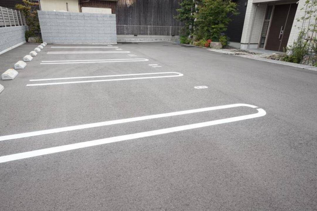 駐車場　駐車場