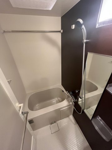 バス・シャワールーム　※居室内の写真は反転タイプのものになります※
