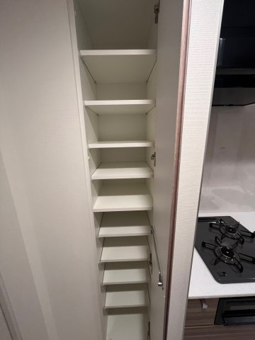 収納　※居室内の写真は反転タイプのものになります※