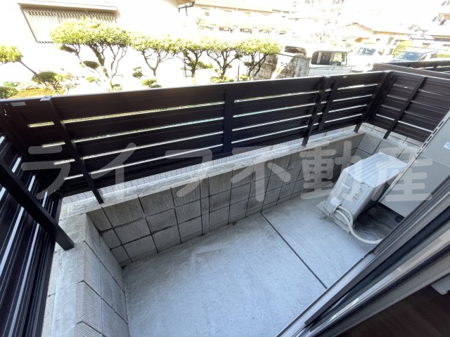 バルコニー　開放的で明るい空間を演出してくれるバルコニーです