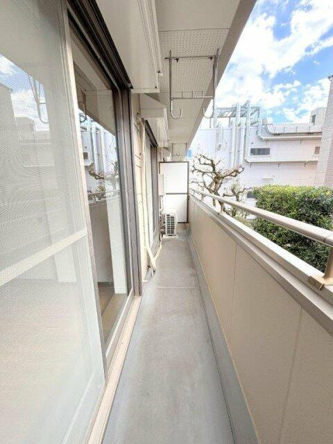 バルコニー　開放的で明るい空間を演出してくれるバル．．．