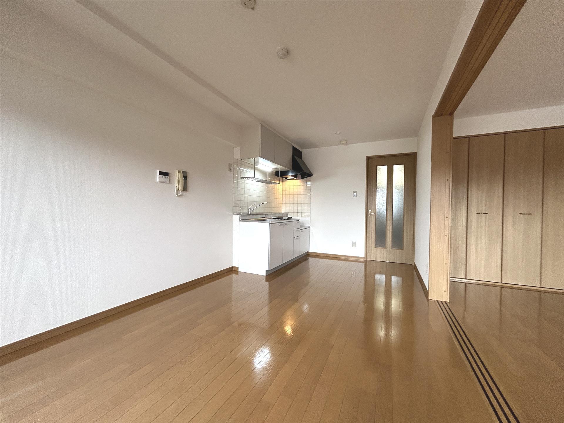 居室・リビング　広々としたLDKです(別部屋参考写真)
