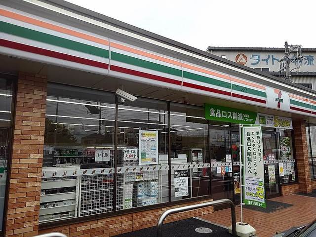 コンビニ　セブンイレブン 草加谷塚上町店（コンビニ）まで440m