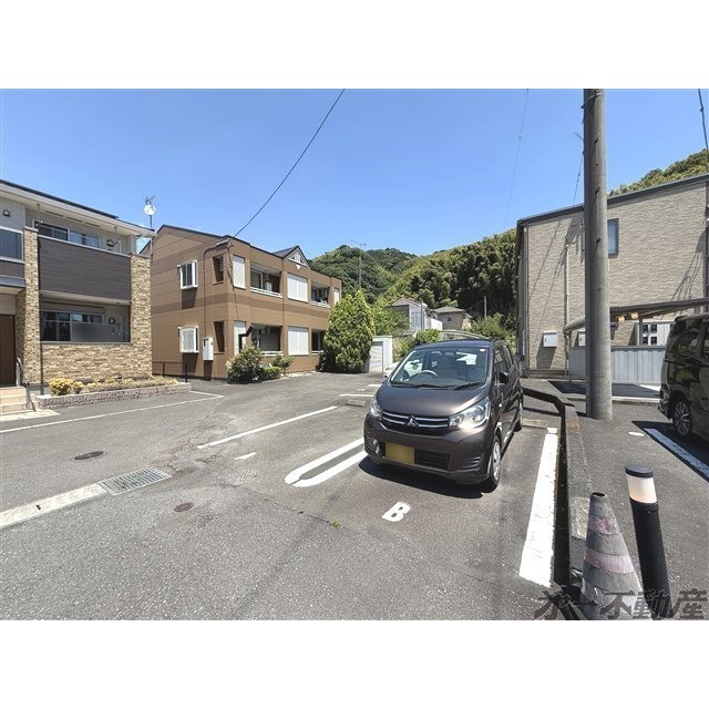 駐車場　駐車場
