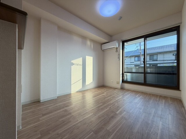 阪急伊丹線 伊丹駅 徒歩1分 3階建 築32年の居間写真
