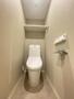 トイレ　落ち着いた色調のトイレです