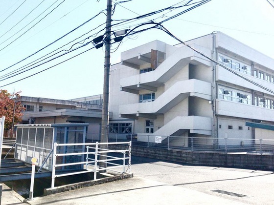 中学校　岡山市立竜操中学校（中学校）まで1580m