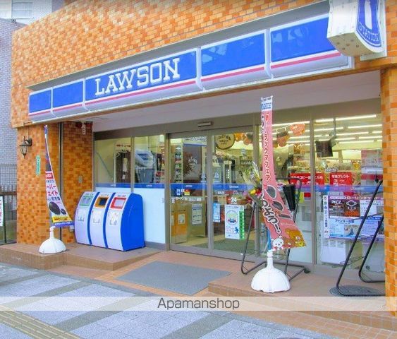 コンビニ　ローソン港三田三丁目店（コンビニ）まで103m