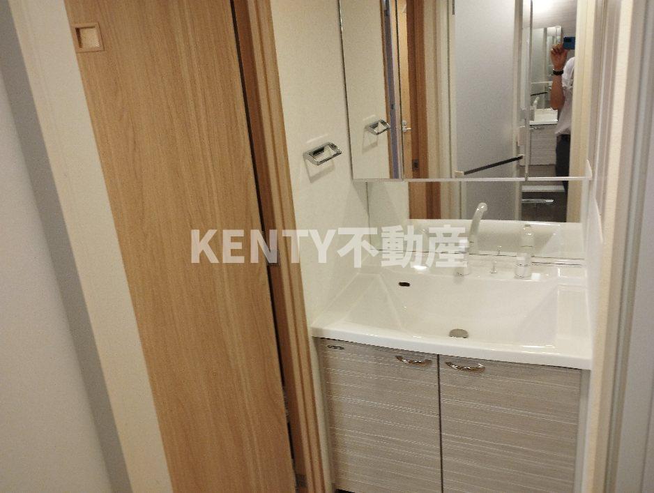 洗面設備　コンパクトで使いやすい洗面所