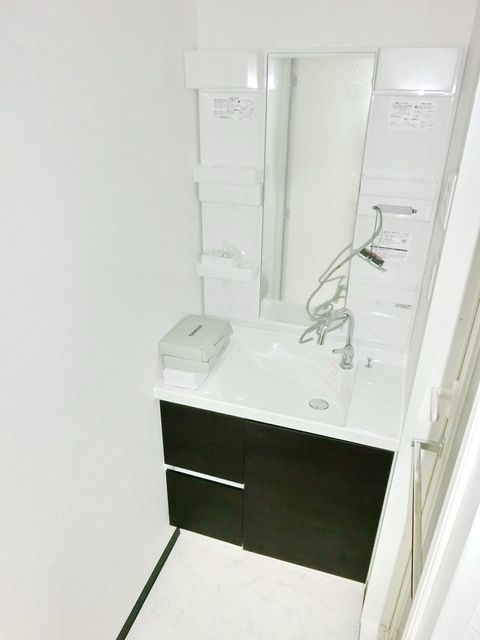 洗面設備　★シャワー付き洗面化粧台★