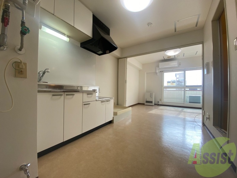 居室・リビング　広くてキレイなお部屋が広がっていて、充実した生活が送れそう。