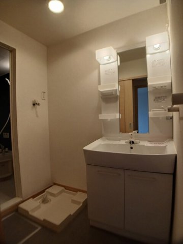 洗面設備　コンパクトで使いやすい洗面所