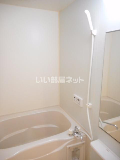 ＪＲ信越本線 長岡駅 バス乗車時間：11分 最寄りバス停で下車 徒歩3分 5階建 築16年の風呂写真