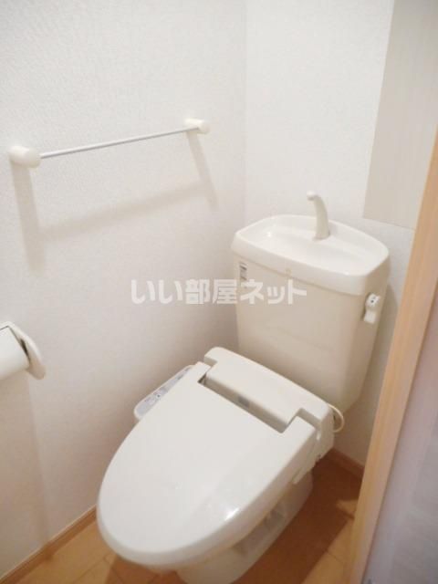 ＪＲ信越本線 長岡駅 バス乗車時間：11分 最寄りバス停で下車 徒歩3分 5階建 築16年のトイレ写真