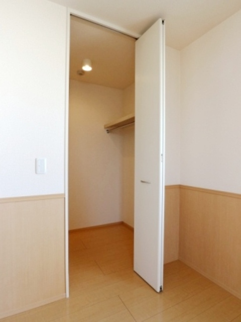 収納　北側洋室　ウォークインクローゼット